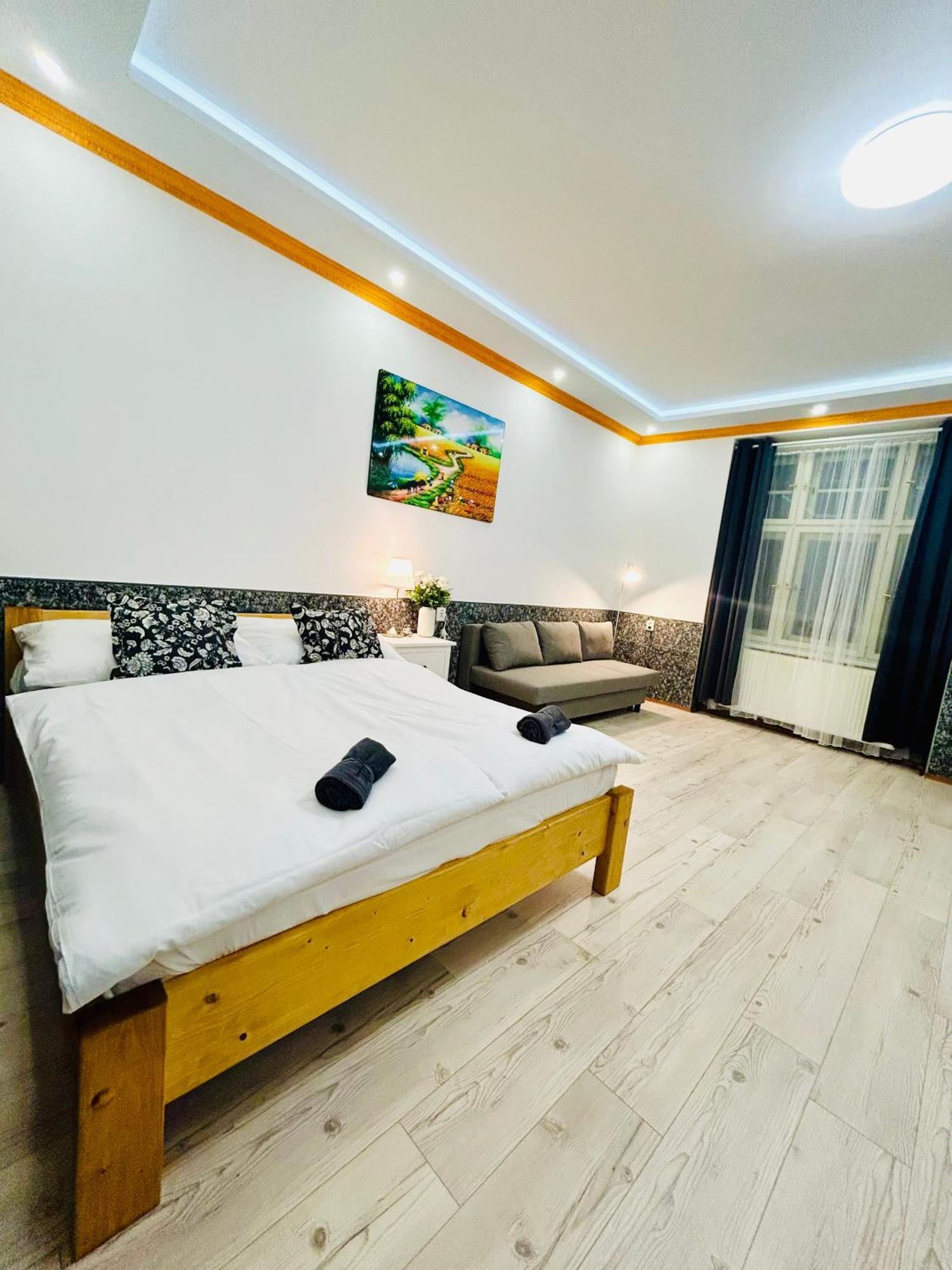 Modern Spacious Apartment In Center Πράγα Εξωτερικό φωτογραφία