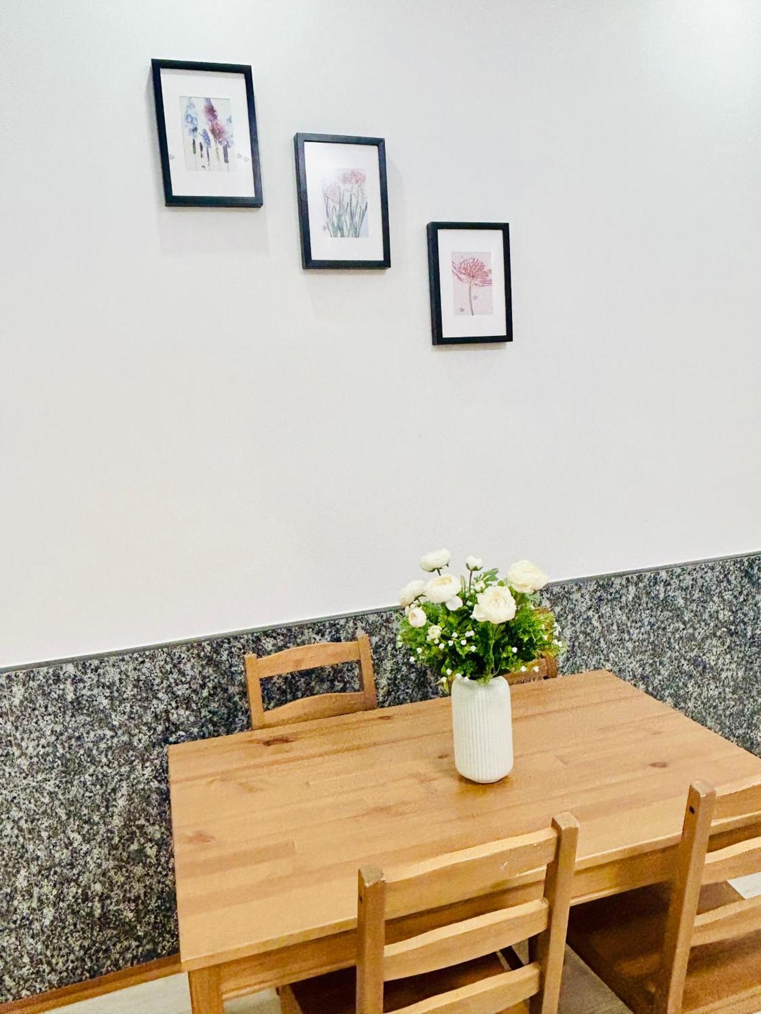 Modern Spacious Apartment In Center Πράγα Εξωτερικό φωτογραφία