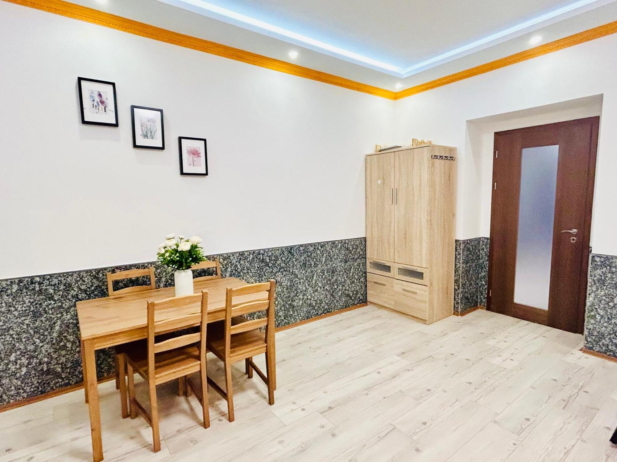 Modern Spacious Apartment In Center Πράγα Εξωτερικό φωτογραφία