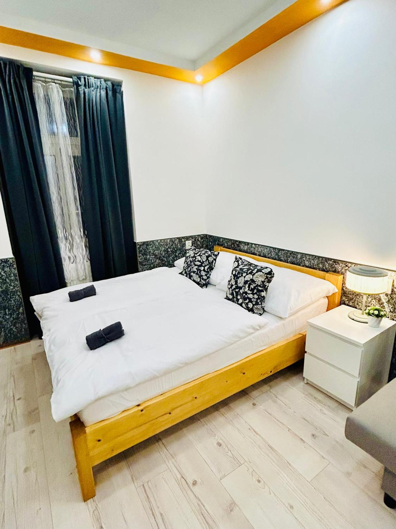Modern Spacious Apartment In Center Πράγα Εξωτερικό φωτογραφία