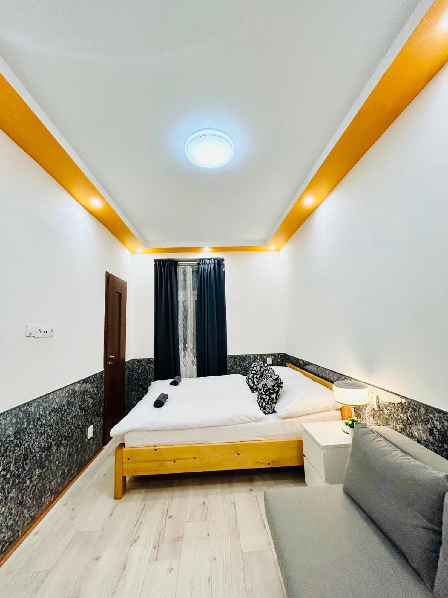 Modern Spacious Apartment In Center Πράγα Εξωτερικό φωτογραφία