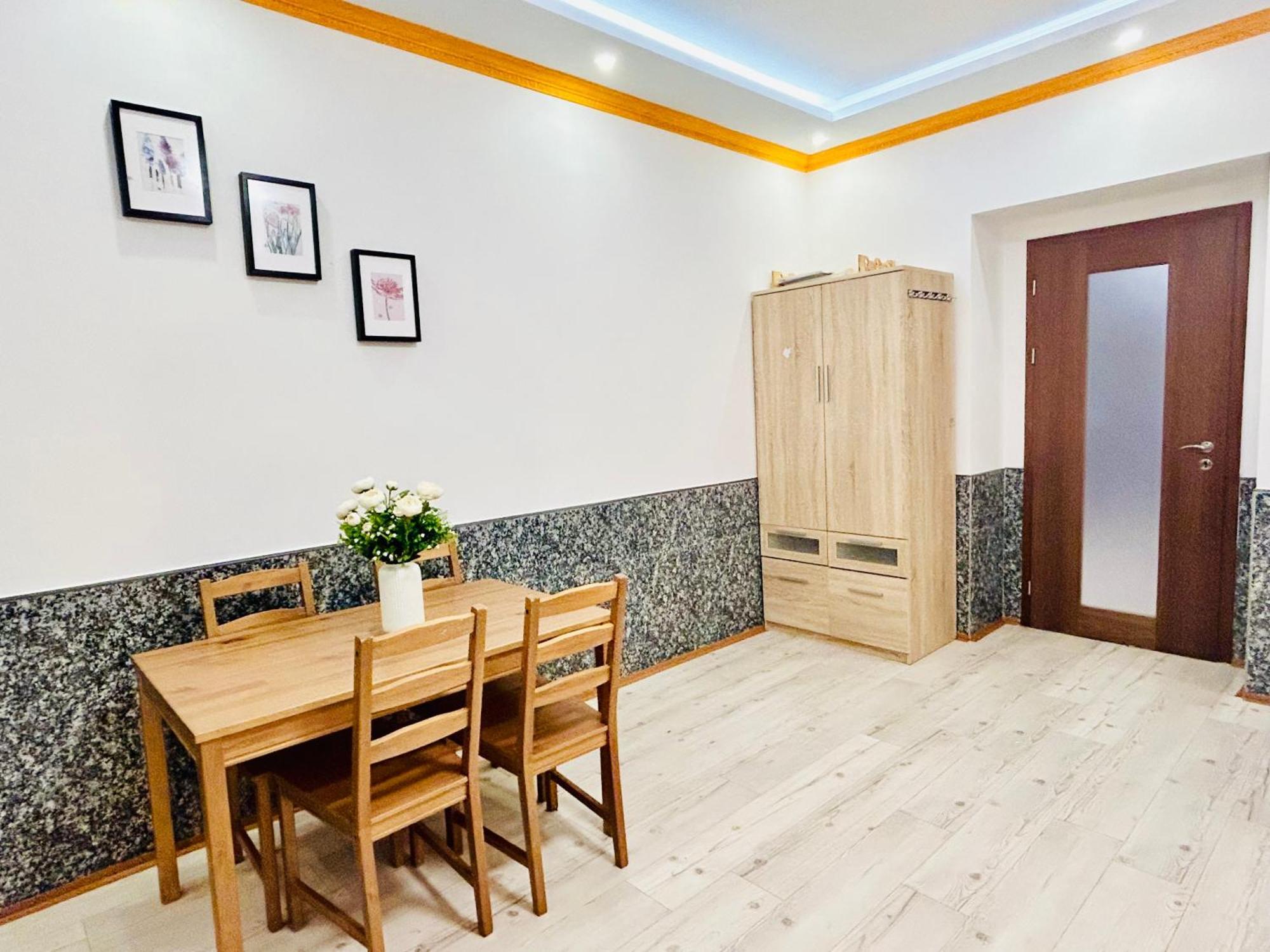 Modern Spacious Apartment In Center Πράγα Εξωτερικό φωτογραφία